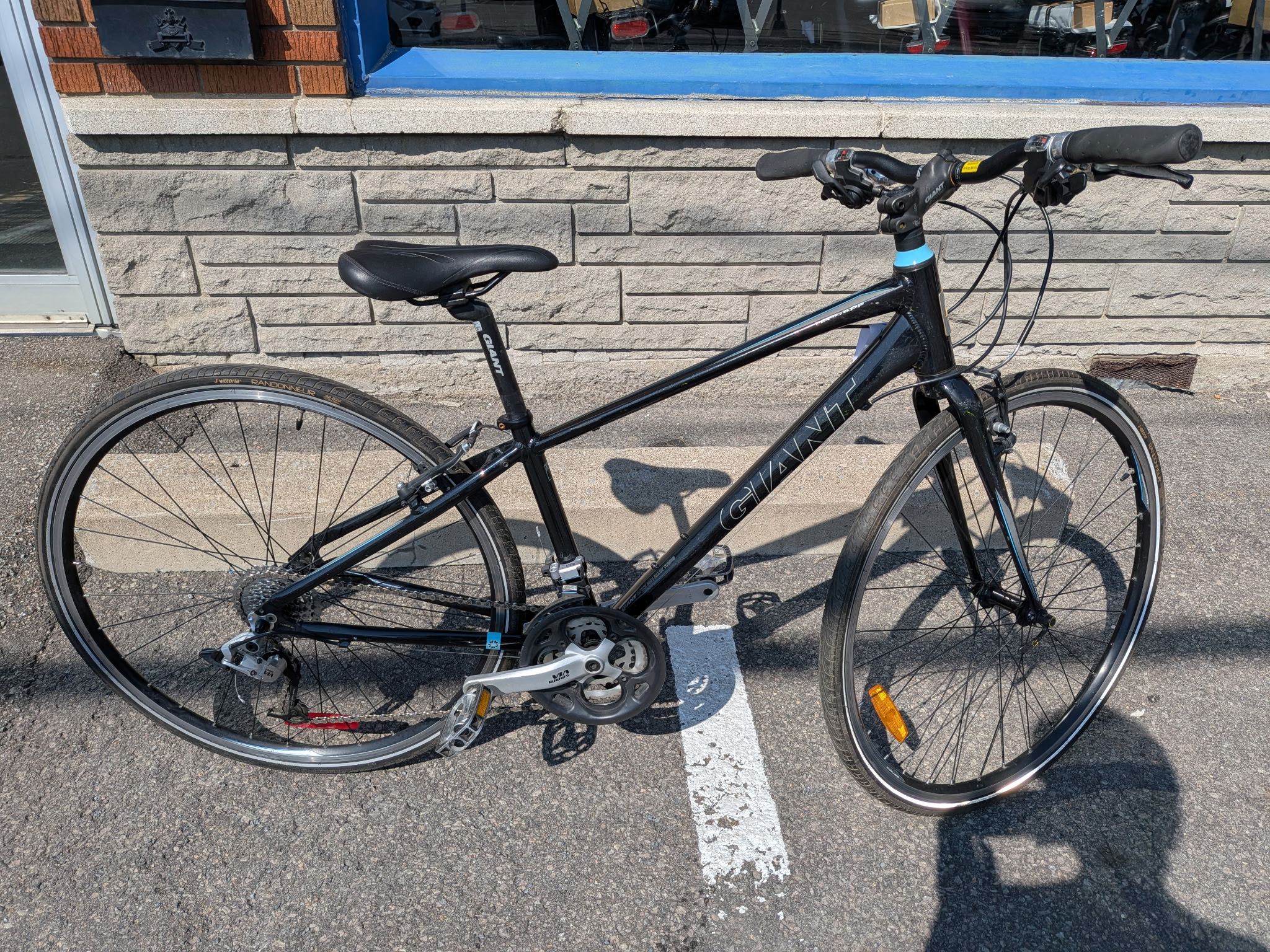 Ville et piste cyclable usagé GIANT ESCAPE USAGE